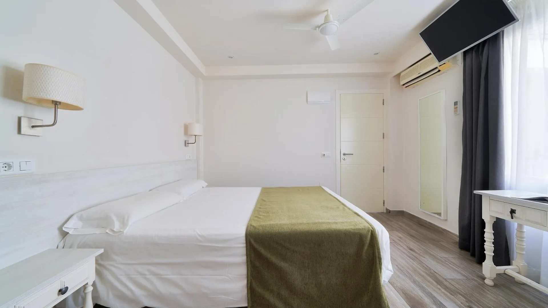 Hostal Sol Y Miel Benalmádena